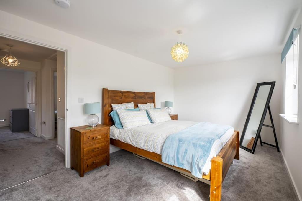 Cosy 3 Bed Near Beaches, Cardiff & Brecon Beacons Coity Exterior photo