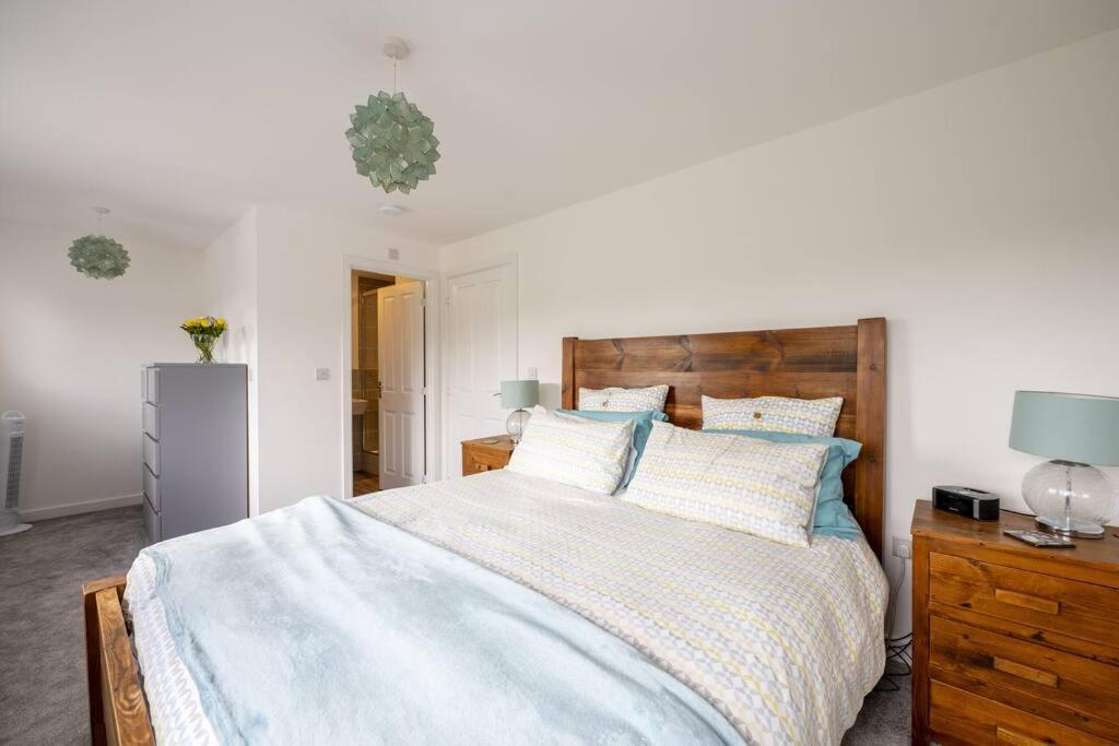 Cosy 3 Bed Near Beaches, Cardiff & Brecon Beacons Coity Exterior photo