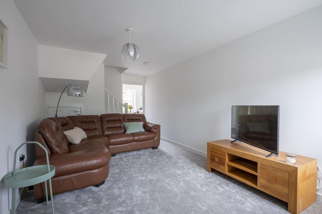 Cosy 3 Bed Near Beaches, Cardiff & Brecon Beacons Coity Exterior photo