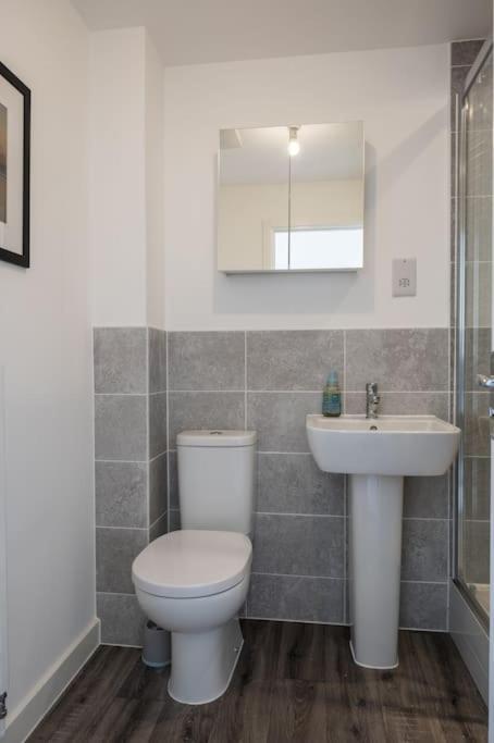 Cosy 3 Bed Near Beaches, Cardiff & Brecon Beacons Coity Exterior photo